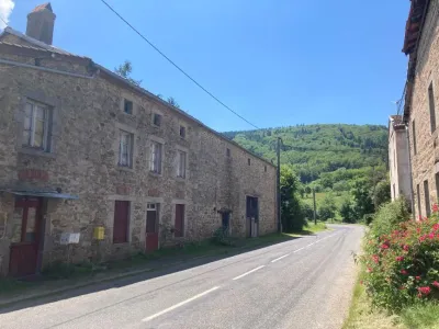 Տուն Վաճառվում է 03250 LAPRUGNE FR