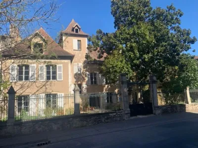 Առանձնատուն Վաճառվում է 46400 SAINT-CERE FR